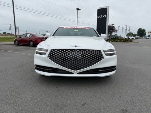 Used 2021 Genesis G90 3.3T Premium RWD image 2