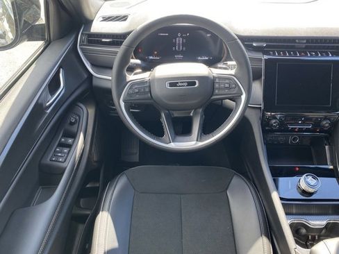 New 2025 Jeep Grand Cherokee Altitude w/ Trailer Tow Package image 34