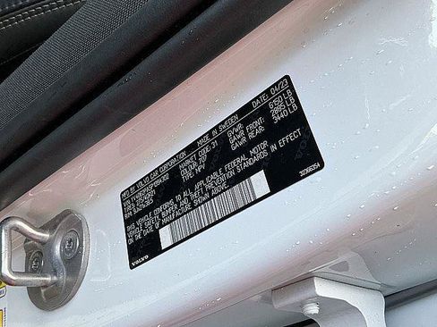 Certified 2023 Volvo XC90 B6 Ultimate w/ Protection Package Premier AWD/4WD image 32