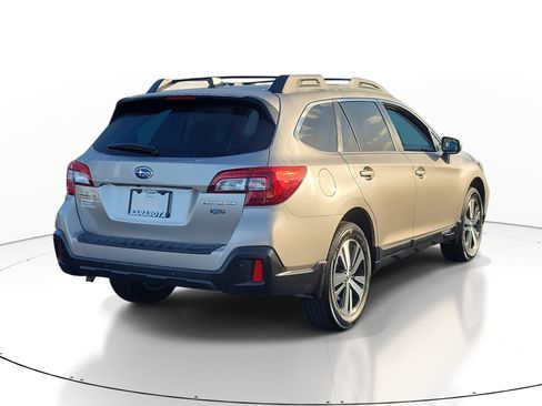 Used 2018 Subaru Outback 2.5i Limited image 6