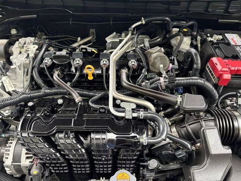 Used 2025 Nissan Altima 2.5 SV FWD image 27