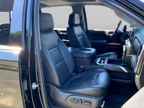 Used 2019 GMC Sierra 1500 Denali w/ Technology Package AWD/4WD image 9
