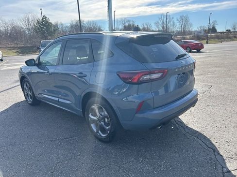 Used 2023 Ford Escape ST-Line image 2