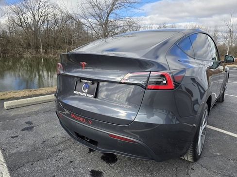 Used 2021 Tesla Model Y Long Range image 8