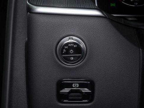 Certified 2025 Mercedes-Benz GLC 300 image 18