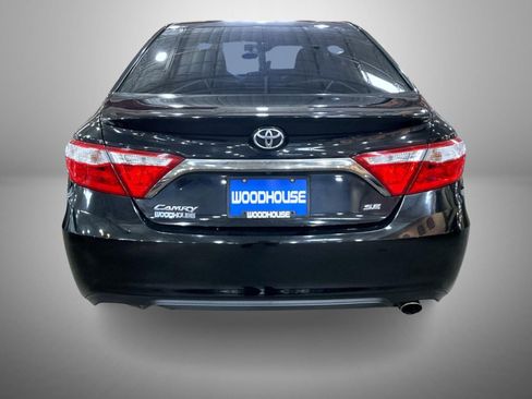 Used 2015 Toyota Camry SE w/ Moonroof Package FWD image 6
