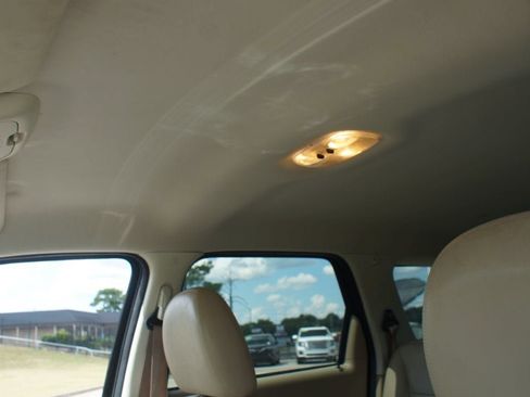 Used 2011 Ford Escape Limited FWD image 6