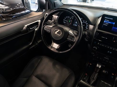Used 2023 Lexus GX 460 Premium w/ Accessory Package AWD/4WD image 8