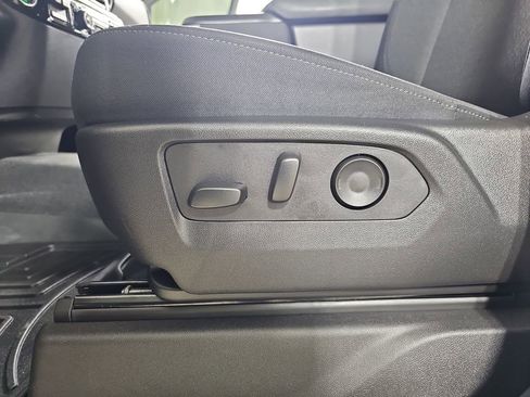 Certified 2025 Chevrolet Silverado 1500 LT image 33