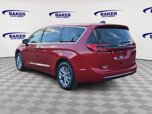 New 2026 Chrysler Pacifica Select image 5
