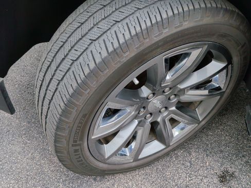 Used 2016 Chevrolet Tahoe LTZ AWD/4WD image 13