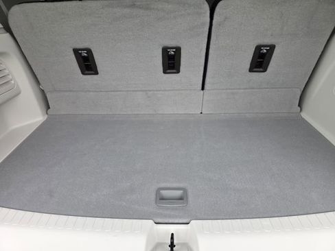 Used 2024 GMC Acadia Denali FWD image 28