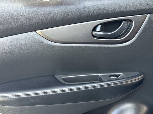 Certified 2018 Nissan Rogue Sport S image 12