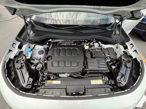 Used 2025 Volkswagen Tiguan SE R-Line AWD/4WD image 7