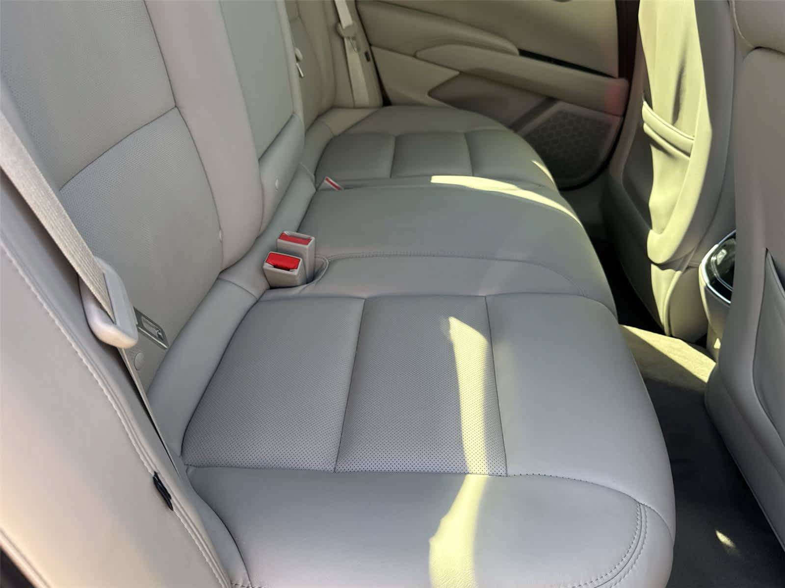 Used 2016 Cadillac XTS Luxury w/ Driver Awareness Package FWD image 15