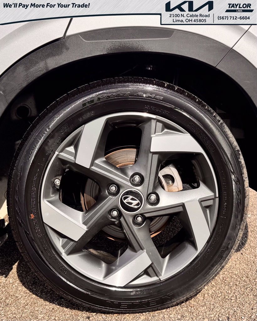 Used 2025 Hyundai Venue SEL FWD image 16