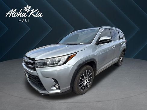 Used 2018 Toyota Highlander FWD V6 image 1