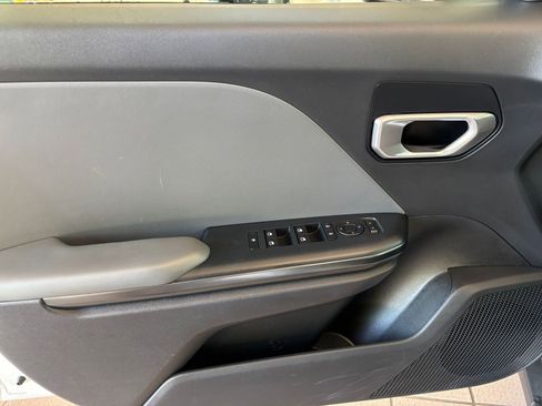 Used 2025 Kia K4 FWD image 18