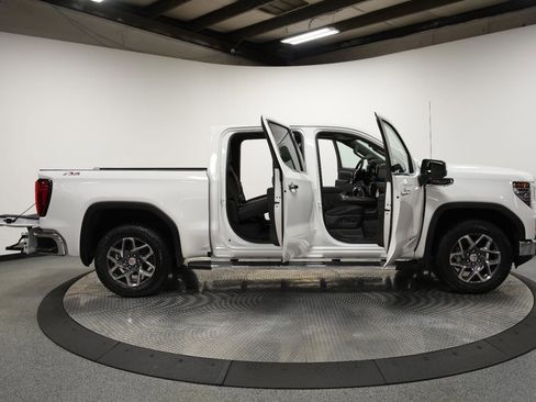 New 2026 GMC Sierra 1500 SLT w/ SLT Premium Plus Package image 9