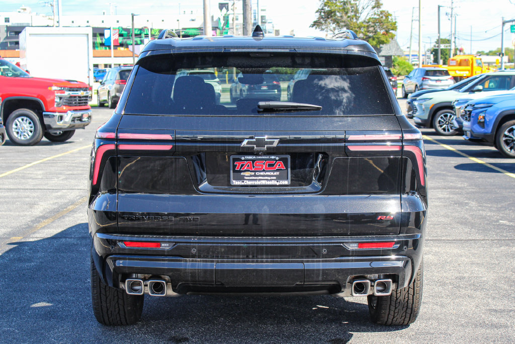 New 2026 Chevrolet Traverse RS w/ LPO, Floor Liner Package AWD/4WD image 8