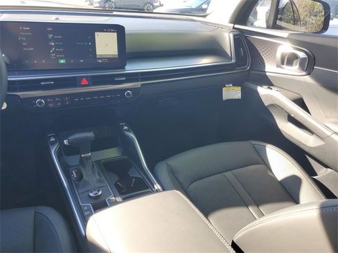 New 2025 Kia Sorento EX w/ Panoramic Sunroof Package image 12