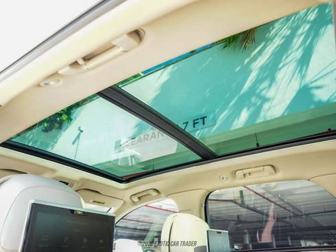 Used 2017 Bentley Bentayga image 62