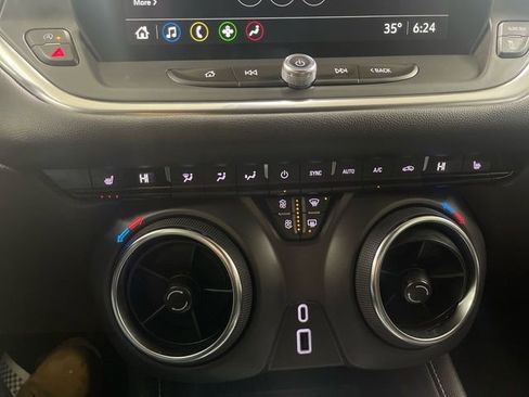 Used 2025 Chevrolet Blazer LT AWD/4WD image 19