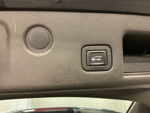 Used 2018 Chevrolet Equinox LT AWD/4WD image 24