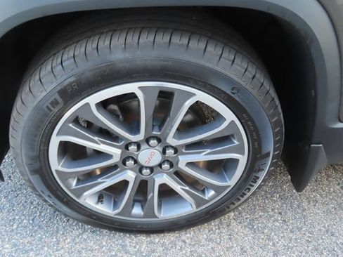 Used 2019 GMC Acadia SLT AWD/4WD image 17