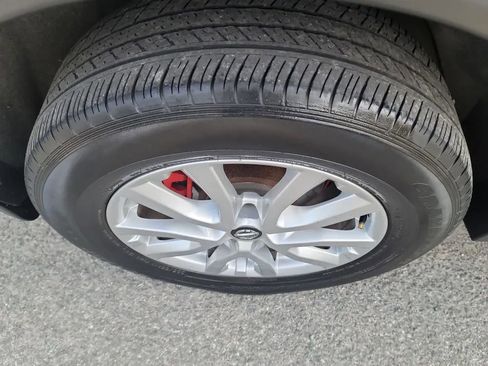 Used 2019 Nissan Rogue SV AWD/4WD image 32