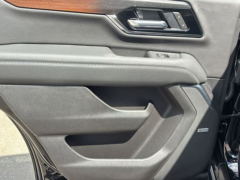 New 2026 GMC Yukon Denali w/ Denali Reserve Package RWD image 17