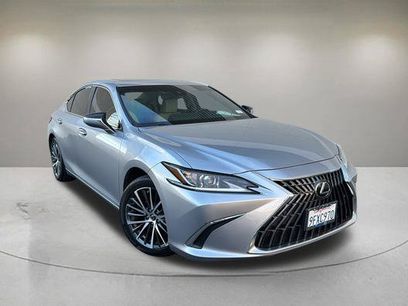 Used 2023 Lexus ES 300h w/ Premium Package