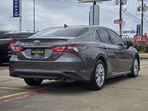 Used 2023 Toyota Camry LE image 3