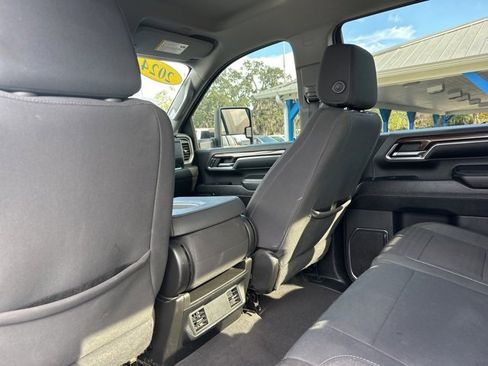 Used 2024 Chevrolet Silverado 2500 LT image 33