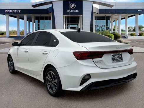 Used 2023 Kia Forte LXS w/ LXS Technology Package FWD image 3