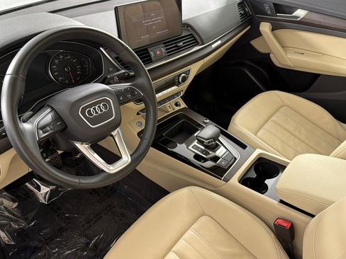 Used 2023 Audi Q5 2.0T Premium w/ Convenience Package AWD/4WD image 9