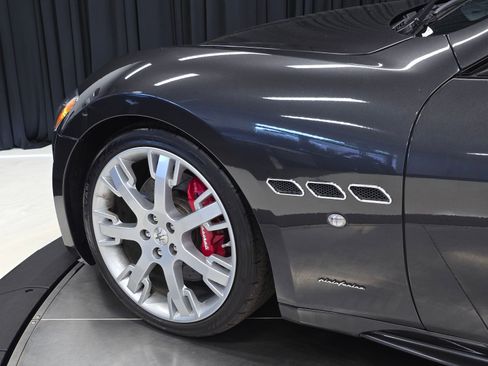 Used 2014 Maserati GranTurismo Sport RWD image 36