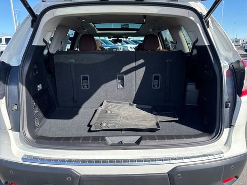 Used 2022 Subaru Ascent Touring image 5