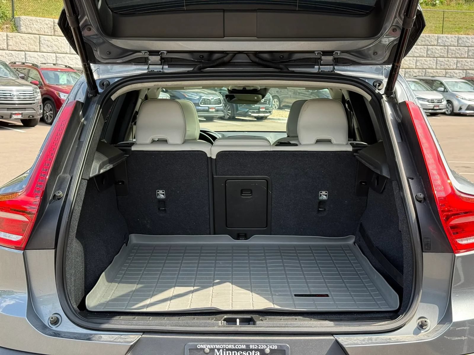 Used 2019 Volvo XC40 T5 Momentum AWD/4WD image 12