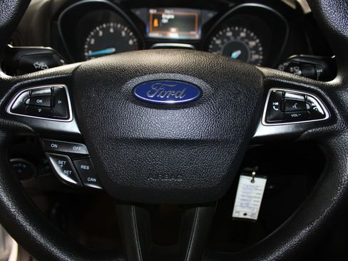 Used 2018 Ford Focus SE FWD image 20