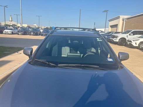 Used 2024 Toyota Corolla Cross AWD Hybrid image 5