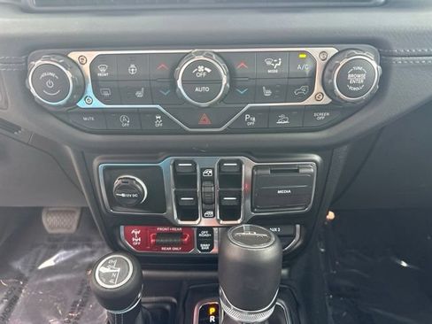 Used 2026 Jeep Gladiator Rubicon w/ Safety Group AWD/4WD image 27