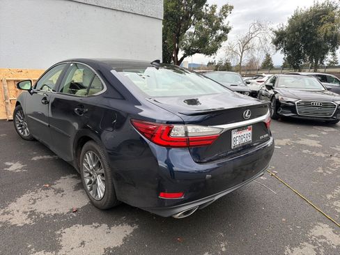 Used 2018 Lexus ES 350 w/ Navigation System Package image 4