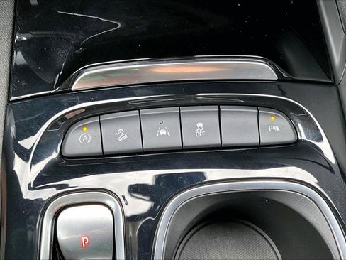 Used 2023 Buick Envision Preferred AWD/4WD image 34