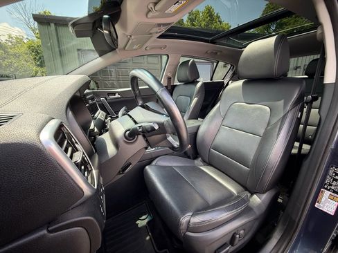 Used 2021 Kia Sportage EX w/ EX Technology Package image 12