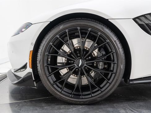 Used 2023 Aston Martin V8 Vantage Coupe RWD image 80