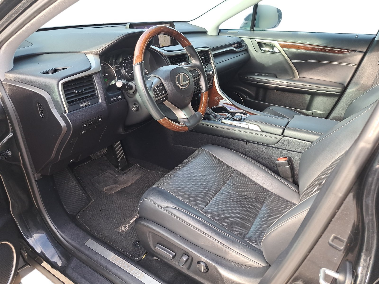 Used 2018 Lexus RX 450h AWD w/ Premium Package image 9