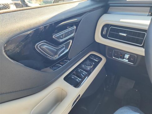 New 2026 Lincoln Aviator 2WD image 31