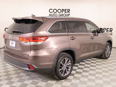 Used 2019 Toyota Highlander Limited image 22