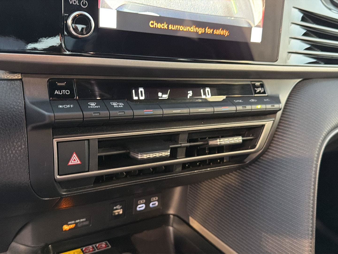 Used 2025 Toyota Camry SE FWD image 26
